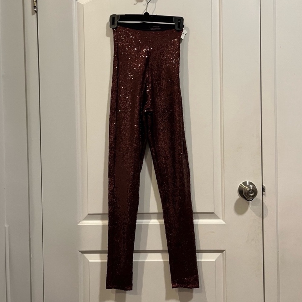 Commando Sequin Leggings in Color Wine - Picture 3 of 4